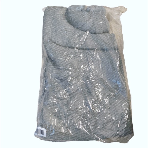 NWT MICHAEL STARS
Party Poms Wrap Scarf - Picture 4 of 4